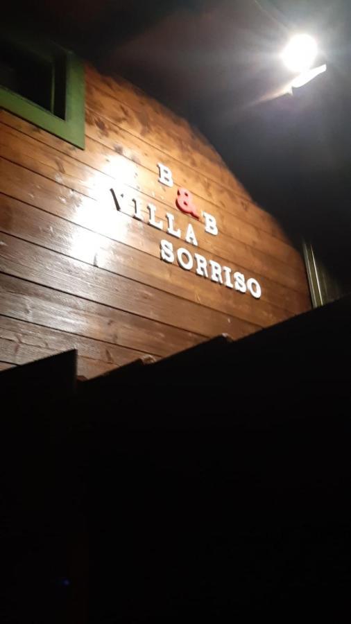 Beb Villa Sorriso 산 베네데토 발 디 삼브로 외부 사진